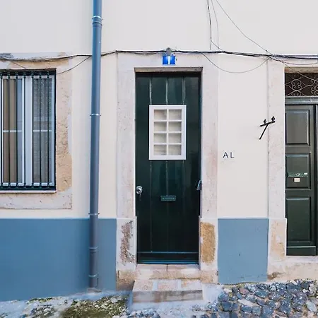 A Sua Pequena Casa Perto De Santos Art District Лиссабон